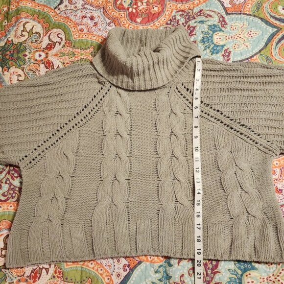 Moon & Madison Olive Green Cropped Cowl Neck Chunky Sweater - Picture 4 of 11